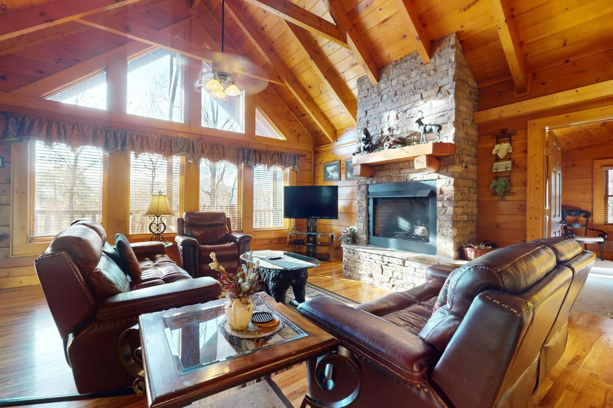 Mama Bear's Dream Sevierville